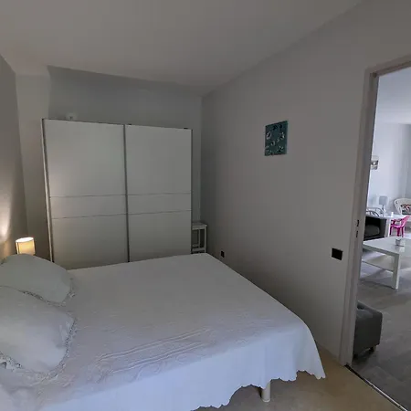 Centre - Joli T3 Confort - 4 Personnes - Balcons - Parking Securise - Fr-1-420-34 Apartamento *